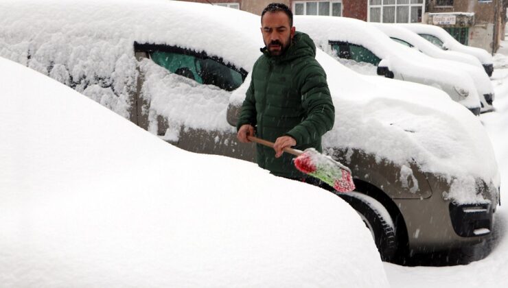 Erzurum’da kar: Bazı bölgelerin yolları kapandı