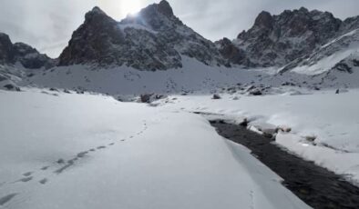 Hakkari’de Cennet ve Cehennem Vadisi karla kaplandı