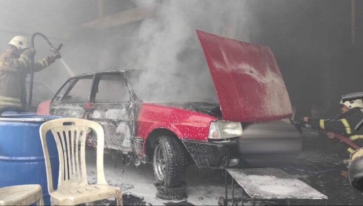 Hatay’da park halindeki tofaş alevlere teslim oldu