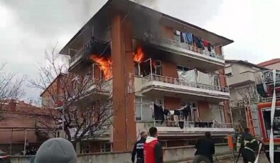 Isparta’da bir kişi karısına kızıp çocuğunun da bulunduğu evi ateşe verdi