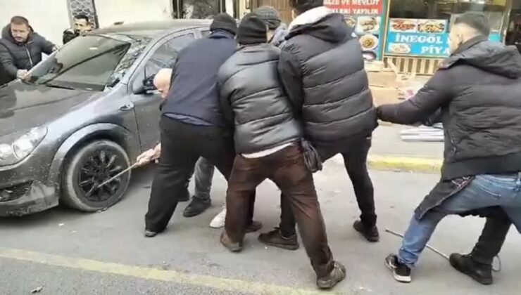 İstanbul’da el birliğiyle pazar yerinde unutulan otomobili çektiler