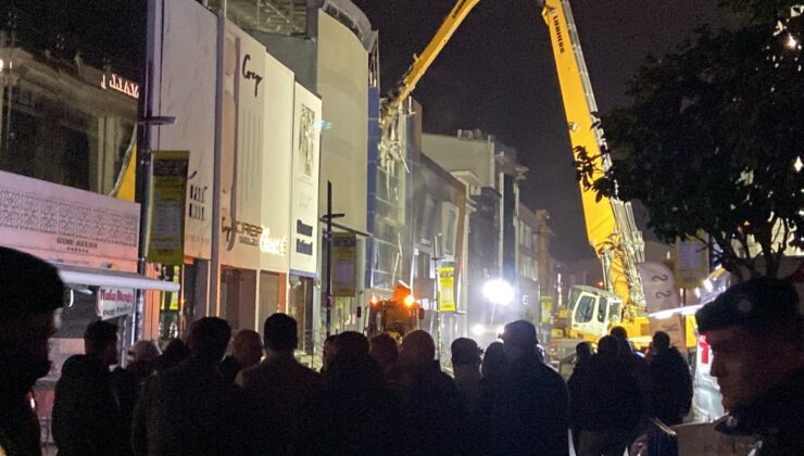 İstanbul’da yıkım sırasında çöken binanın altında kaldılar: Kurtarma çalışmaları sürüyor