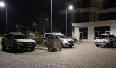 İzmir’de kız meselesinde kan döküldü