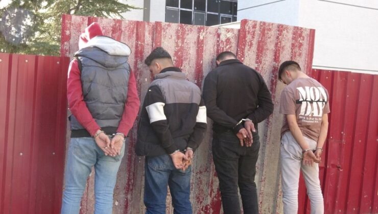 Kahramanmaraş’ta dur ihtarına uymadı aracından uyuşturucu çıktı