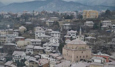 Karabük, Safranbolu’daki tarihi yapılar karla kaplandı