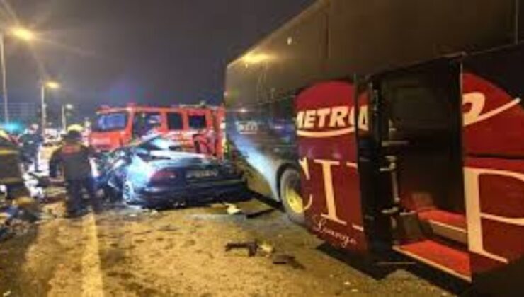 Kayseri’de 2 yolcu otobüsü ile 1 otomobil trafik kazasına karıştı