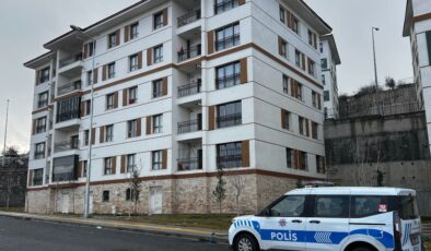 Kayseri’de 3’üncü katın balkonundan düştü