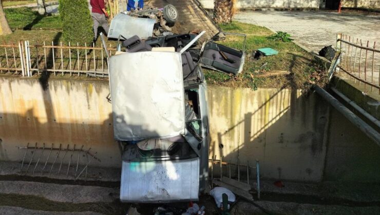 Kocaeli’de feci kaza: Otomobil dereye uçtu