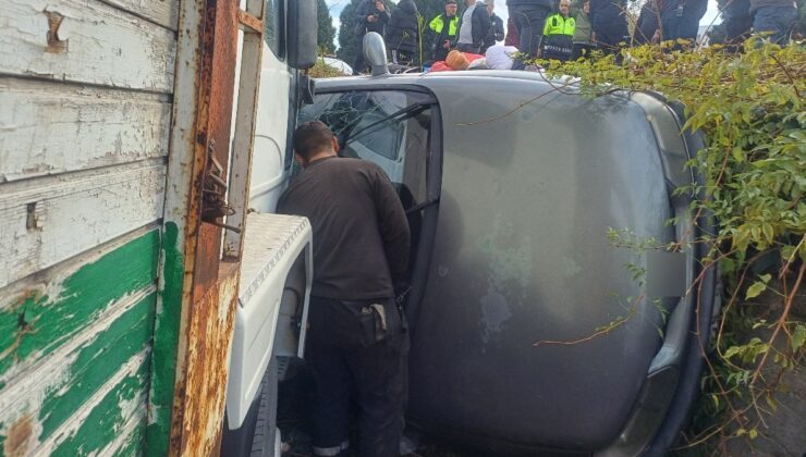 Manisa’da kontrolden çıkan otomobil refüjden aşağı düştü