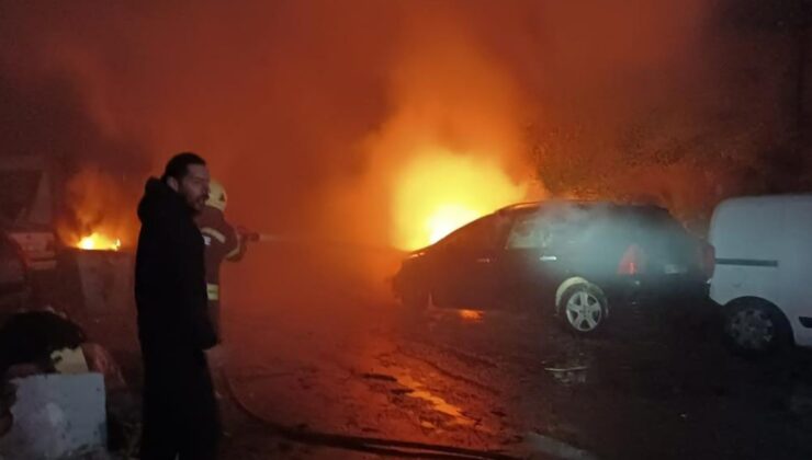 Muğla Bodrum’da sanayi sitesine yıldırım düştü: 2 otomobil yandı