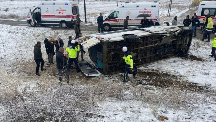 Muş’ta trafik kazası: 15 öğretmen yaralandı