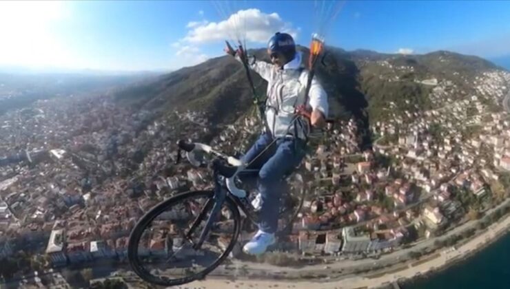 Ordulu Durmuş Şahin’in gökyüzünde bisiklet şovu