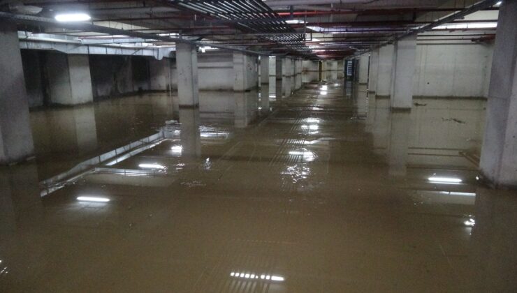 Rize’de fırtına hayatı felç etti: Stadyum çamurla kaplandı