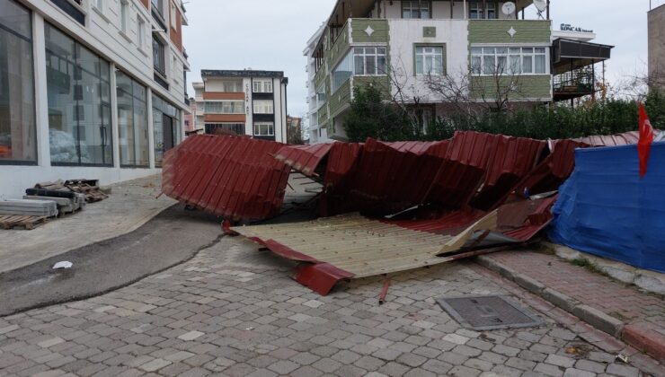 Samsun’da şiddetli lodostan çatılar uçtu