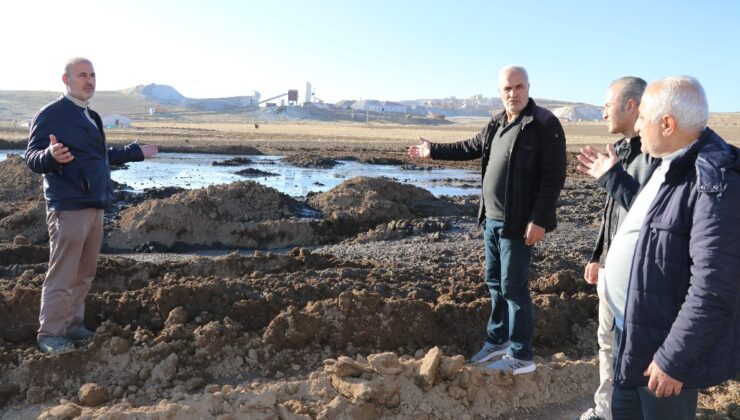 Van’da çöken atık barajı tarlalara zarar verdi