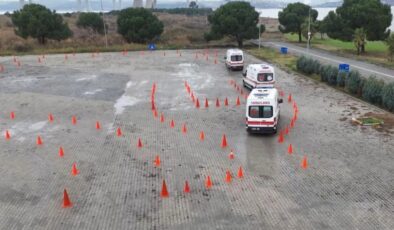 Yalova’da ambulans şoförleri birincilik için yarıştı