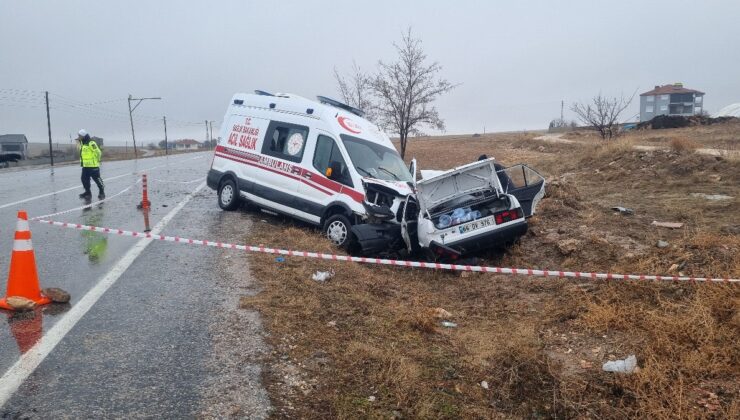 Yozgat’ta ambulans ile otomobil çarpıştı: 1 ölü