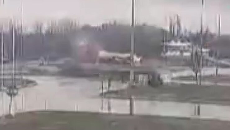 Afyonkarahisar’da tır ile kamyonun çarpıştığı kaza kamerada: 1 ölü