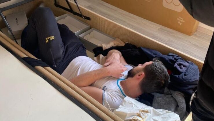 Amasya’da bir yıldır aranan şahıs yatak bazasının içinde yakalandı