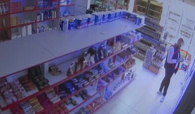 Antalya’da hırsızlık yapan şahıslar ayılınca markete gelerek ürünlerin parasını ödedi
