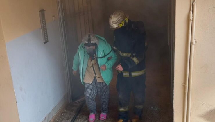 Antalya’da itfaiye erinden takdirlik hareket: Yaşlı kadına nefes oldu