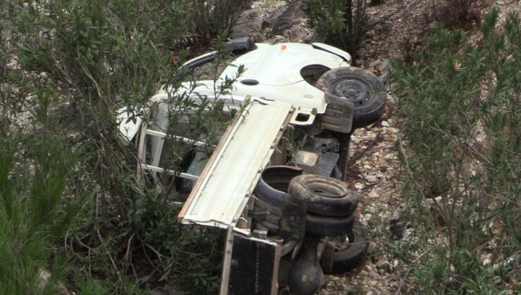 Antalya’da  kamyonet dereye uçtu: 1 ölü