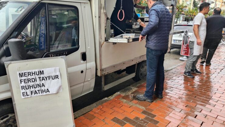 Aydın’da Ferdi Tayfur anısına lokma döktürdü