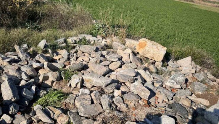 Aydın’da tarihi taşları toplayan şüpheliler jandarmaya yakalandı