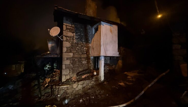 Balıkesir’de yangın çıkan evde 1 kişi ölü bulundu