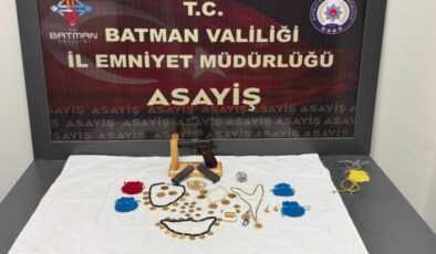 Batman’da evden çok sayıda altın çalan kadın yakalandı