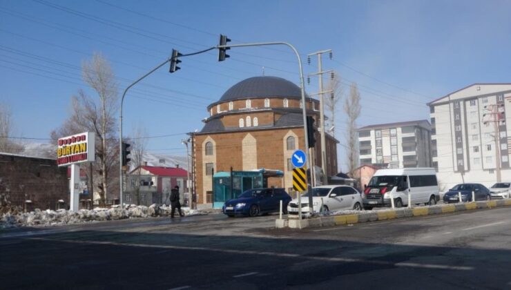 Bitlis’te köylüler 13 milyon liraya modern cami yaptırdı