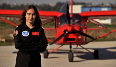 Bursa’da 16 yaşında Türkiye’nin solo uçuş gerçekleştiren en genç kadın pilot adayı oldu