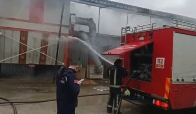 Bursa’da mobilya fabrikasında yangın