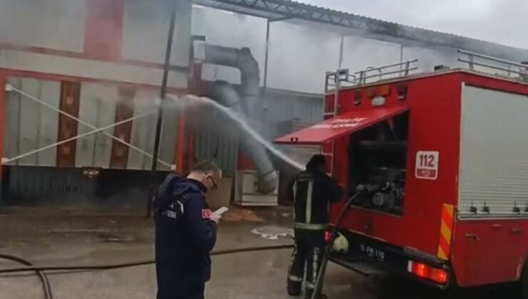 Bursa’da mobilya fabrikasında yangın