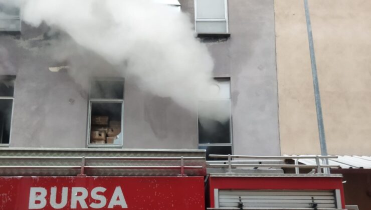 Bursa’da mobilya fabrikasında yangın