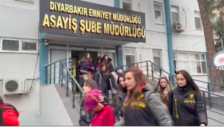 Diyarbakır’da bohçacı gibi davranan hırsızlara baskın: 14 tutuklama