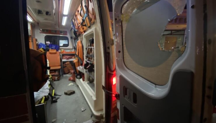 Diyarbakır’da hasta taşıyan ambulans taşlı saldırıya uğradı