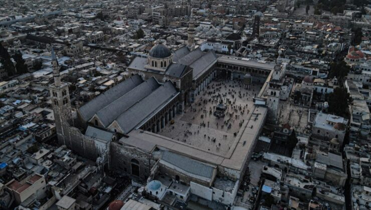 Emevi Camisi’nin halısı Gaziantepli halıcılardan