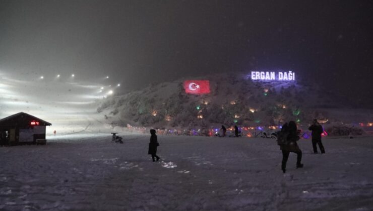 Erzincan’daki Ergan Dağı Kayak Merkezi, 1 milyon ziyaretçiyi geçmeyi bekliyor