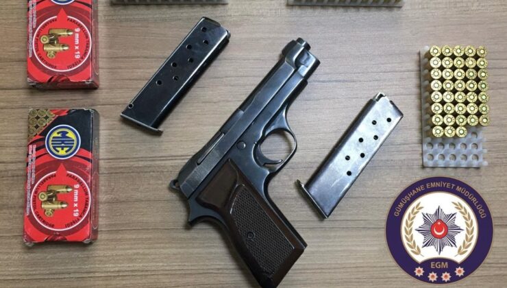 Gümüşhane’de alacaklısının evine silah zoruyla girmeye çalışan şahıs yakalandı