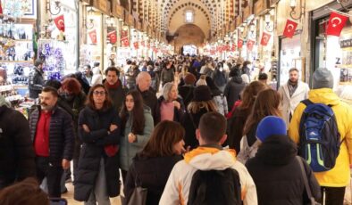 İstanbul Eminönü’nde yeni yıl yoğunluğu