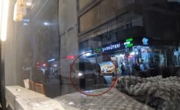 İstanbul Sultangazi’de iki arkadaşa minibüs çarptı