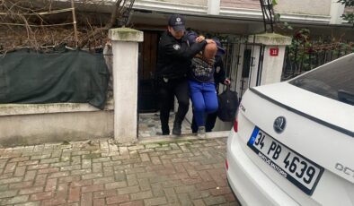 İstanbul’da çatıda dolaşan hırsız, ev sahibine yakalandı