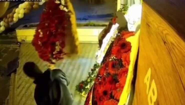 İstanbul’da iş yerinden çelenk çaldı