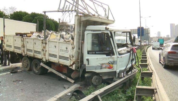 İstanbul’da zincirleme kaza: 4’ü çocuk 8 yaalı