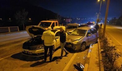 Karabük’te beş aracın karıştığı zincirleme kaza: 5 yaralı