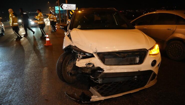 Kırıkkale’de otomobiller çarpıştı: 1’i çocuk 3 yaralı