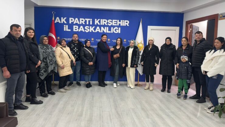 Kırşehir’de CHP’den istifa eden 12 kişi AK Parti’ye geçiş yaptı