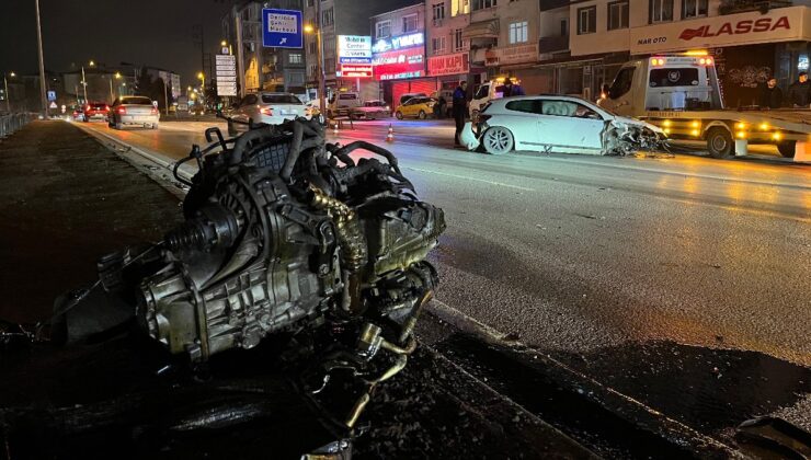 Kocaeli’de yaşanan kazada alkollü sürücünün aracının motoru koptu: 2 yaralı