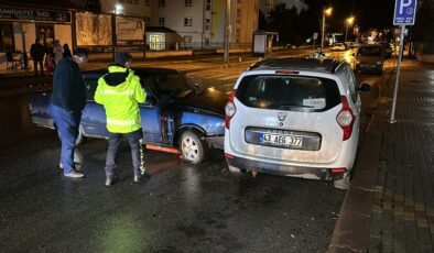 Kütahya’da 50 bin lira ceza yiyen alkollü sürücü yanındaki kız arkadaşına sarılıp ağladı